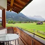 Bergkulisse * Wallgau